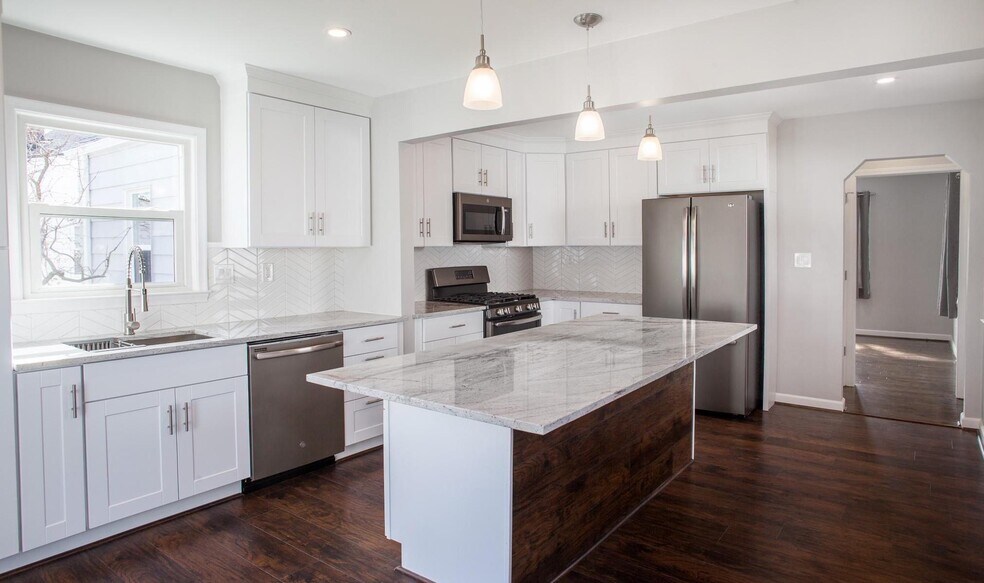 Kitchen - 2223 Coy St