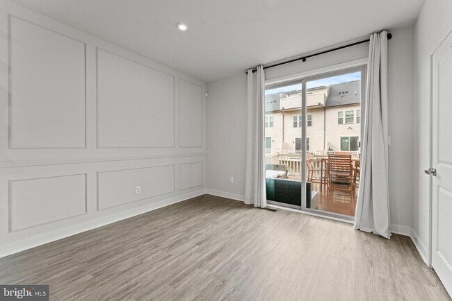 Building Photo - 224 S Newkirk St