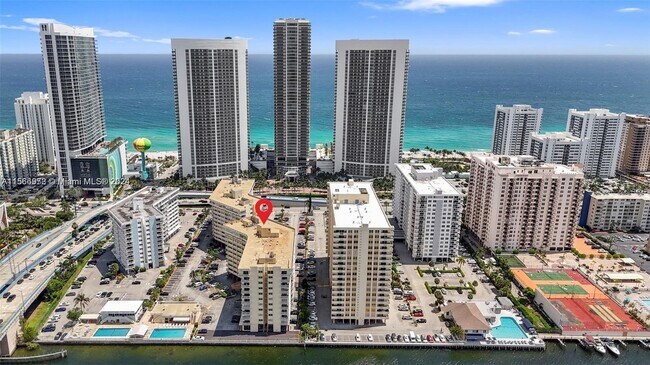Building Photo - 1817 S Ocean Dr