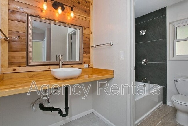 Building Photo - 92-1331 Panana St. #52