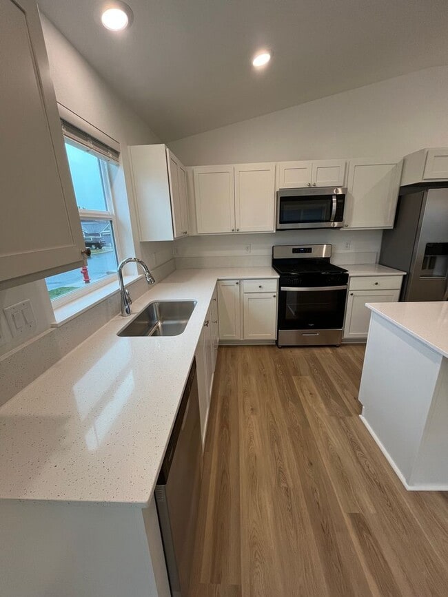 Building Photo - Newly Constructed Four Bedroom in Madras