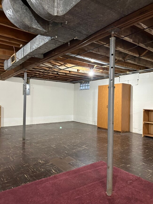 Building Photo - VF - 01 - Ferry St
