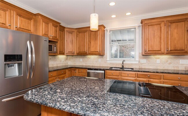 Building Photo - Waterfront Community Estate Home at Sterli...