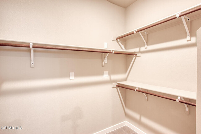 Building Photo - 14929 Tierra Crystal Ave