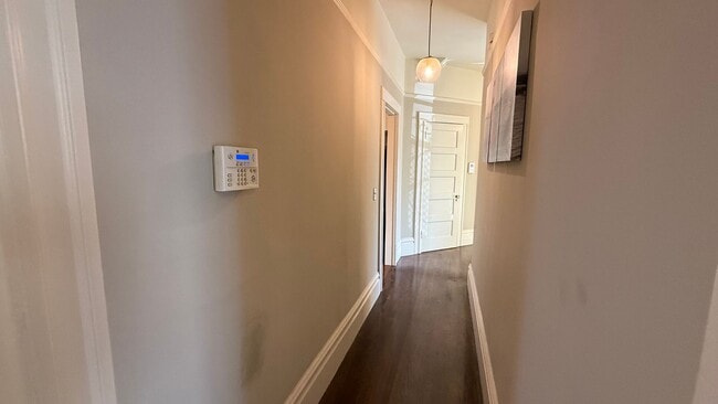 Building Photo - EPIC REA- Outstanding NOPA Location w/Garage Parking - 2 BR/1 BA Condo