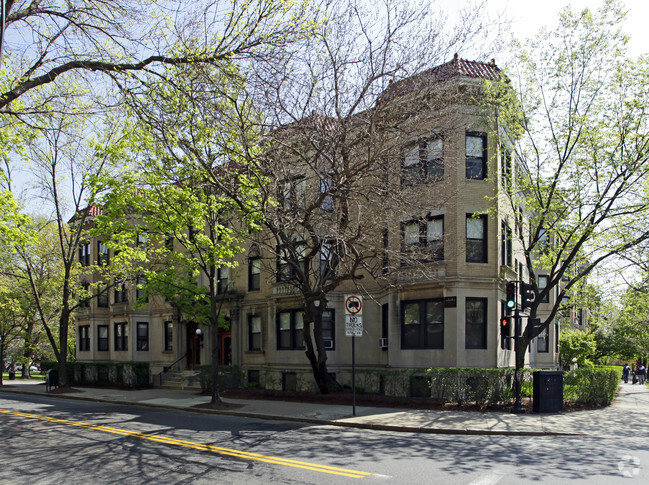 Primary Photo - Freeman-St Paul Apartments