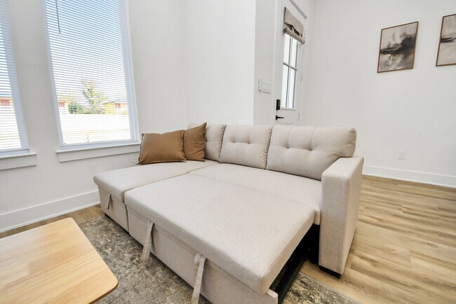 Building Photo - 3907 Maggie St