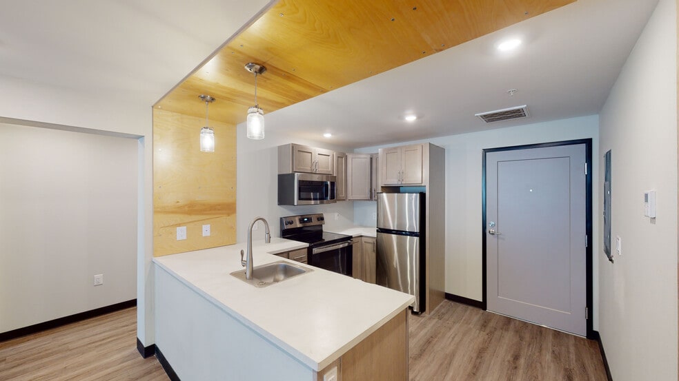 Kitchen Appliances Included - BG Flats Apartments