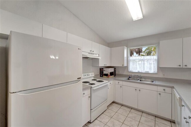 Building Photo - 2579 Oracle Ln