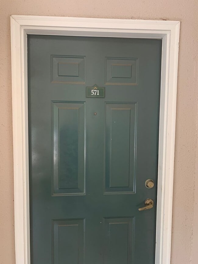 Building Photo - 571 Water St