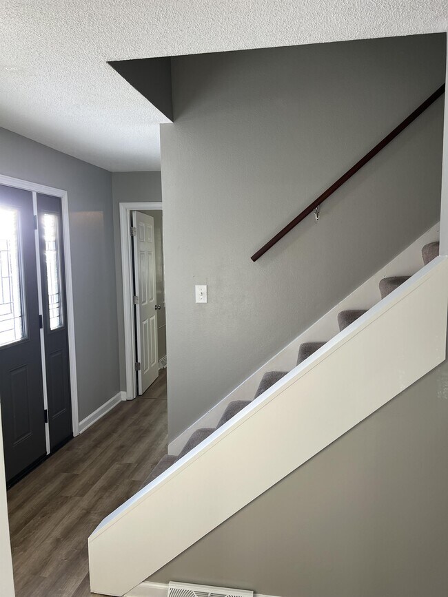 Building Photo - 503 Aspen Way