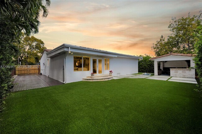 Building Photo - 6134 SW 28th St