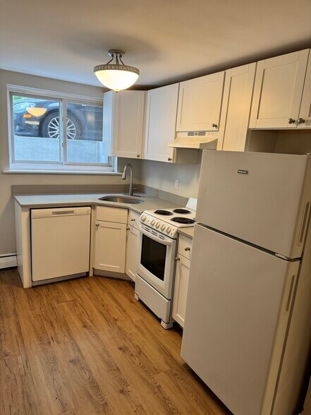 Building Photo - 63 Selkirk Rd