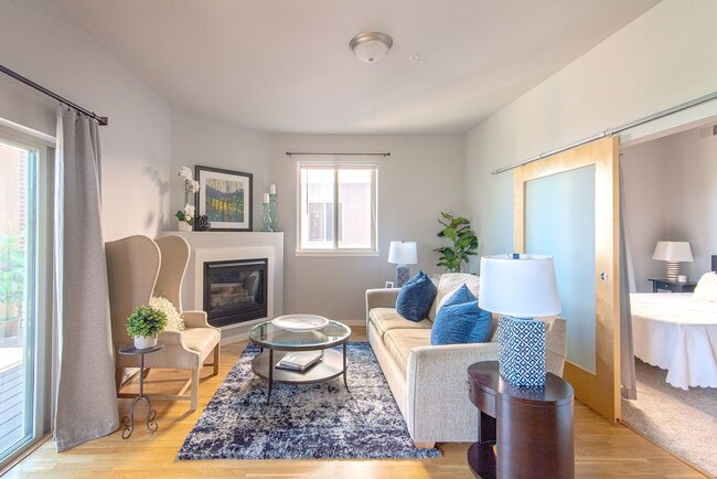 Building Photo - 2B/2B Luxury Louisville Condo with Mountai...