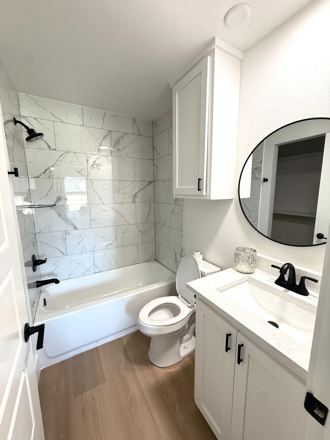 Building Photo - 1120 W Cato Springs Rd