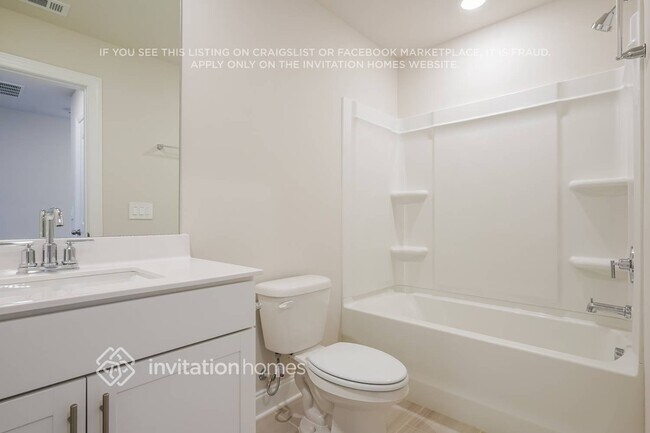 Building Photo - 223 River Rock Dr