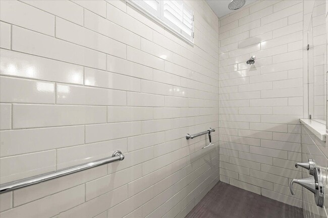 Building Photo - 1021 Leeward Run Trl