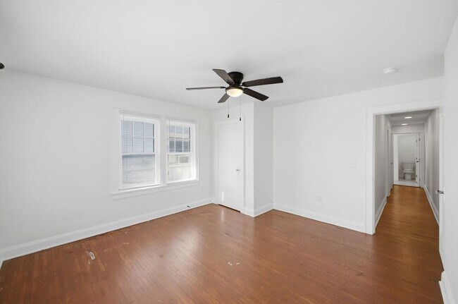 Building Photo - 417 S Huron Ave