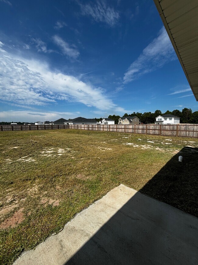 Building Photo - 289 Deerfield Dr NE