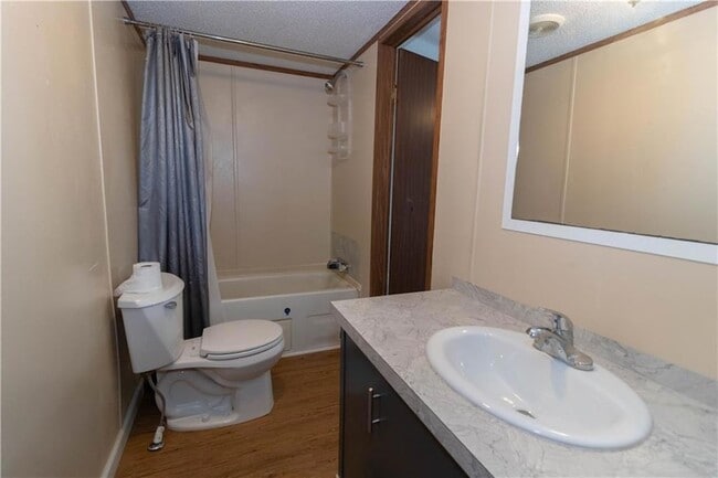 Building Photo - 400 Jefferson Dr