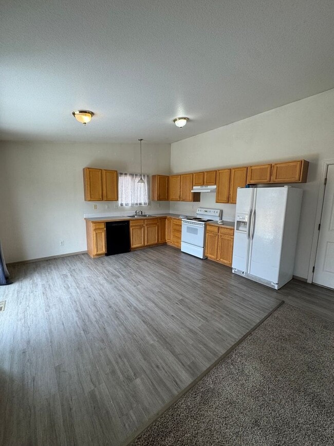 Building Photo - Willowbrook Home 3 Bedroom
