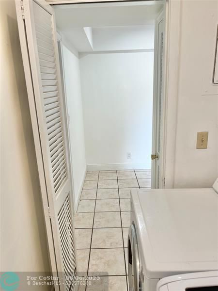 Building Photo - 2167 NE 56th Ct