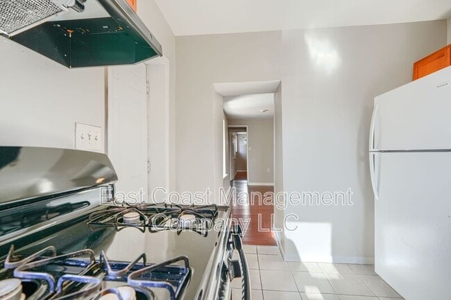 Building Photo - 2860 W Baltimore St