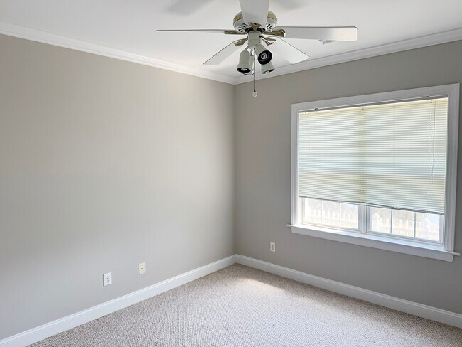 Building Photo - 8405 Fiddlestick Way