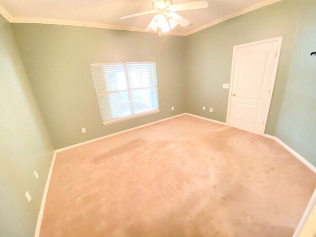 Building Photo - Beautiful Lake View Home in Waterside Estate!