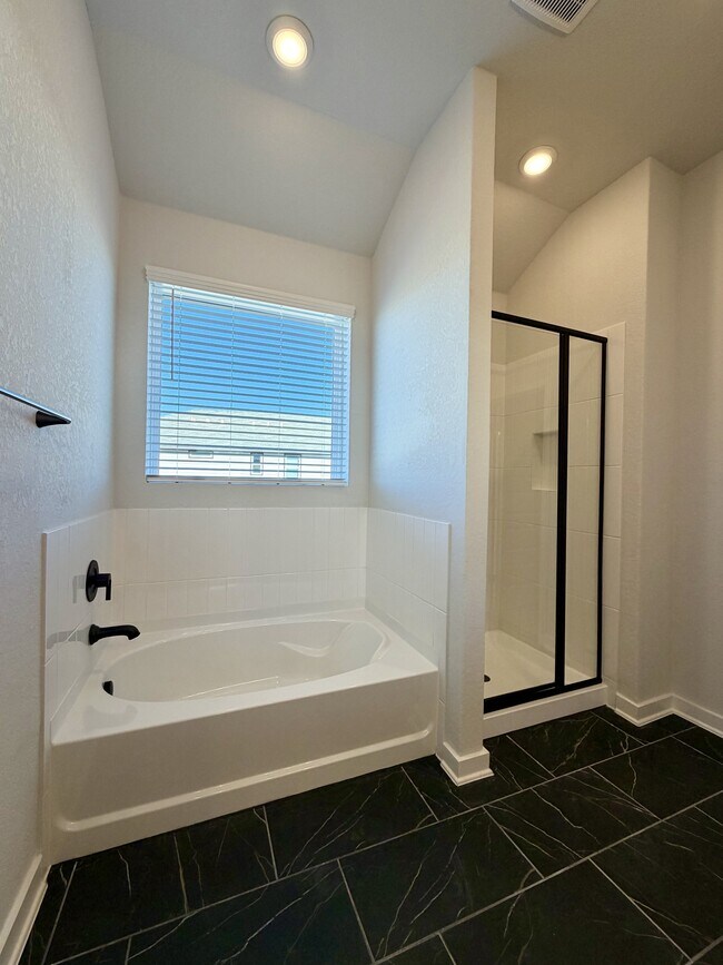 Building Photo - 14427 Inspiration Pt