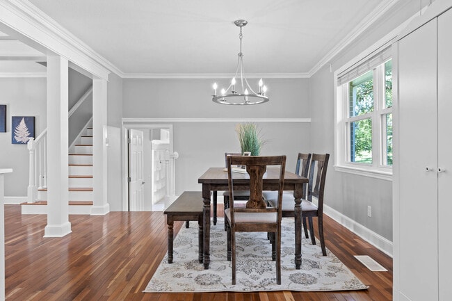 Building Photo - 2483 Shenandoah Dr