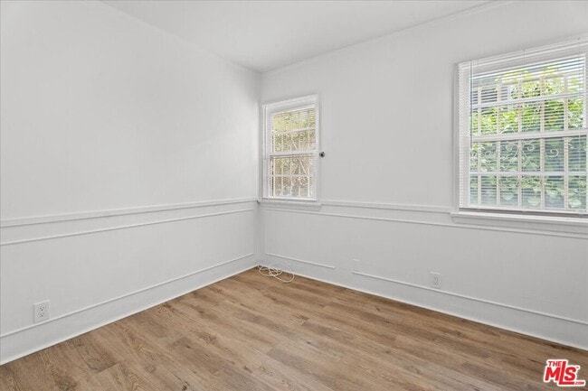 Building Photo - 228 3rd Ave