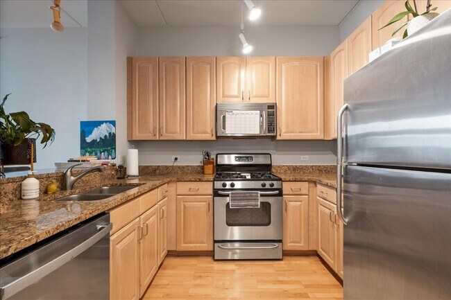 Building Photo - 647 Metropolitan Way