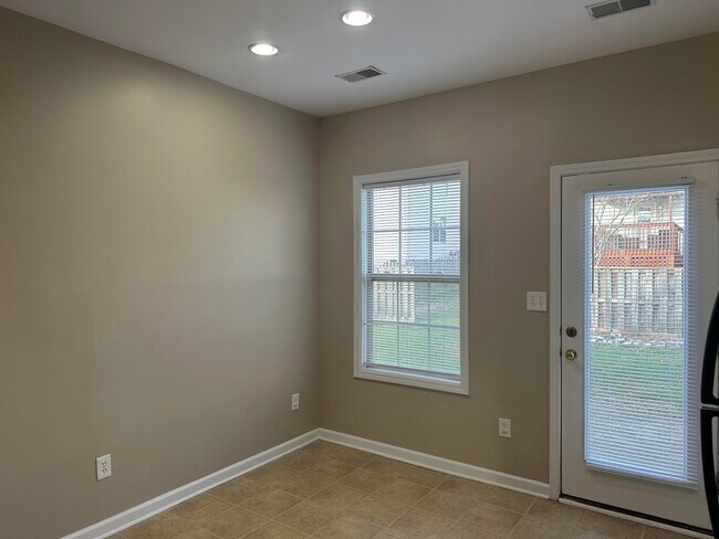 Building Photo - 107 Sea Pines Way