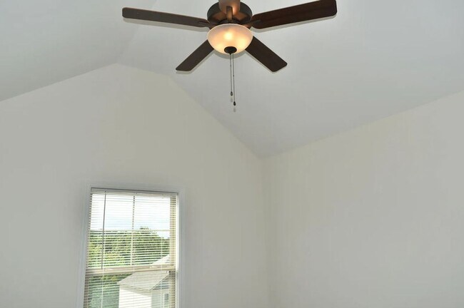 Building Photo - Rental in Ooltewah - 3 Bedrooms + Finished Basement