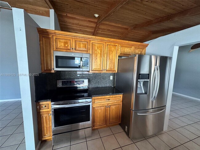 Building Photo - 1107 SW 83rd Ave