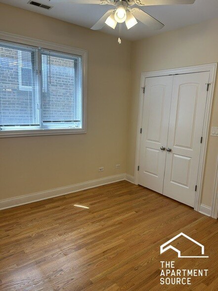 Building Photo - 2656 N Hamlin Ave