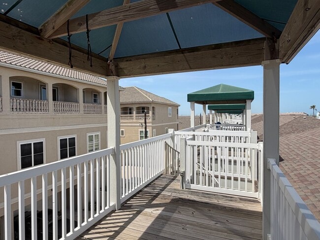 Building Photo - 14901 Windward Dr