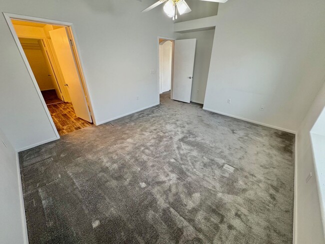 Building Photo - ADORABLE 2 BEDROOM 2 BATHROOM CONDO WITH A...