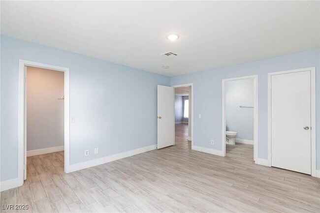 Building Photo - 6623 W Tropicana Ave