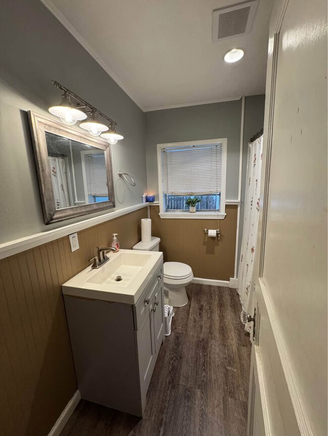 Building Photo - 1313 Camp St