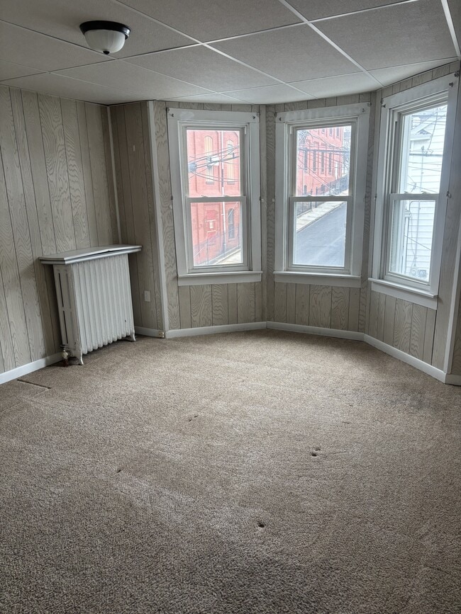 Building Photo - 2 S Vine St