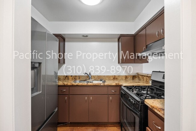 Building Photo - 2339 Hyperion Ave