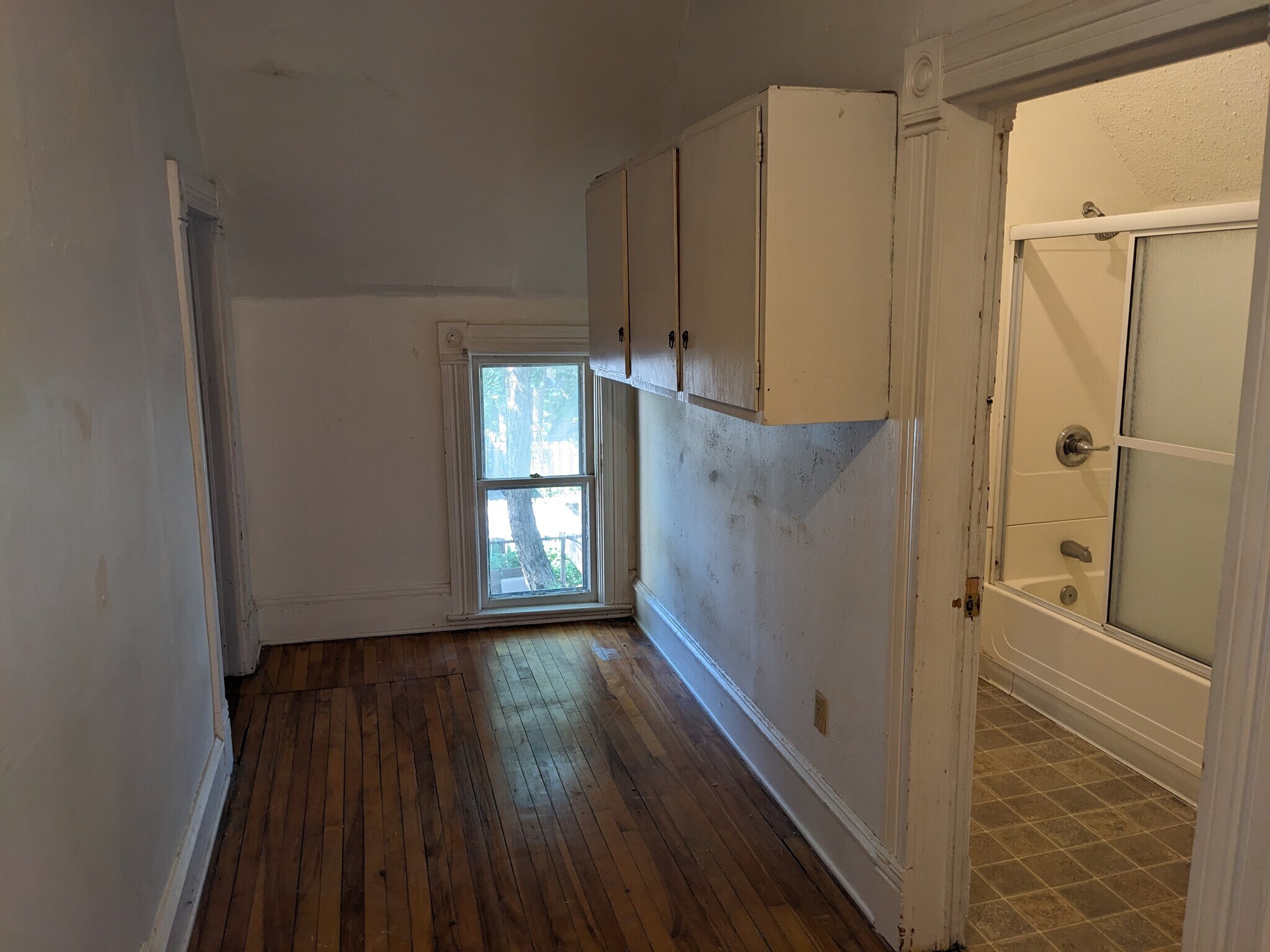Building Photo - 2317 Harriet Avenue