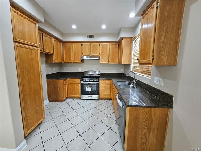 Building Photo - 6212 Jasmine Way