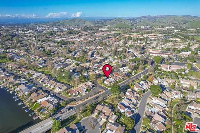 Building Photo - 2830 Lakeridge Ln