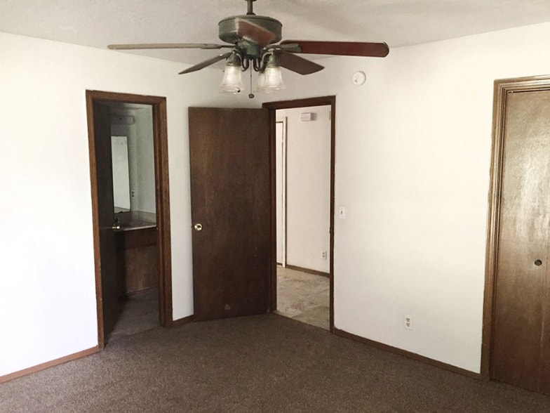 Building Photo - 4320 Willowpoint Dr