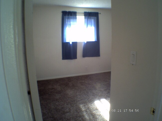 Back Bedroom - 150 Cliff House Rd