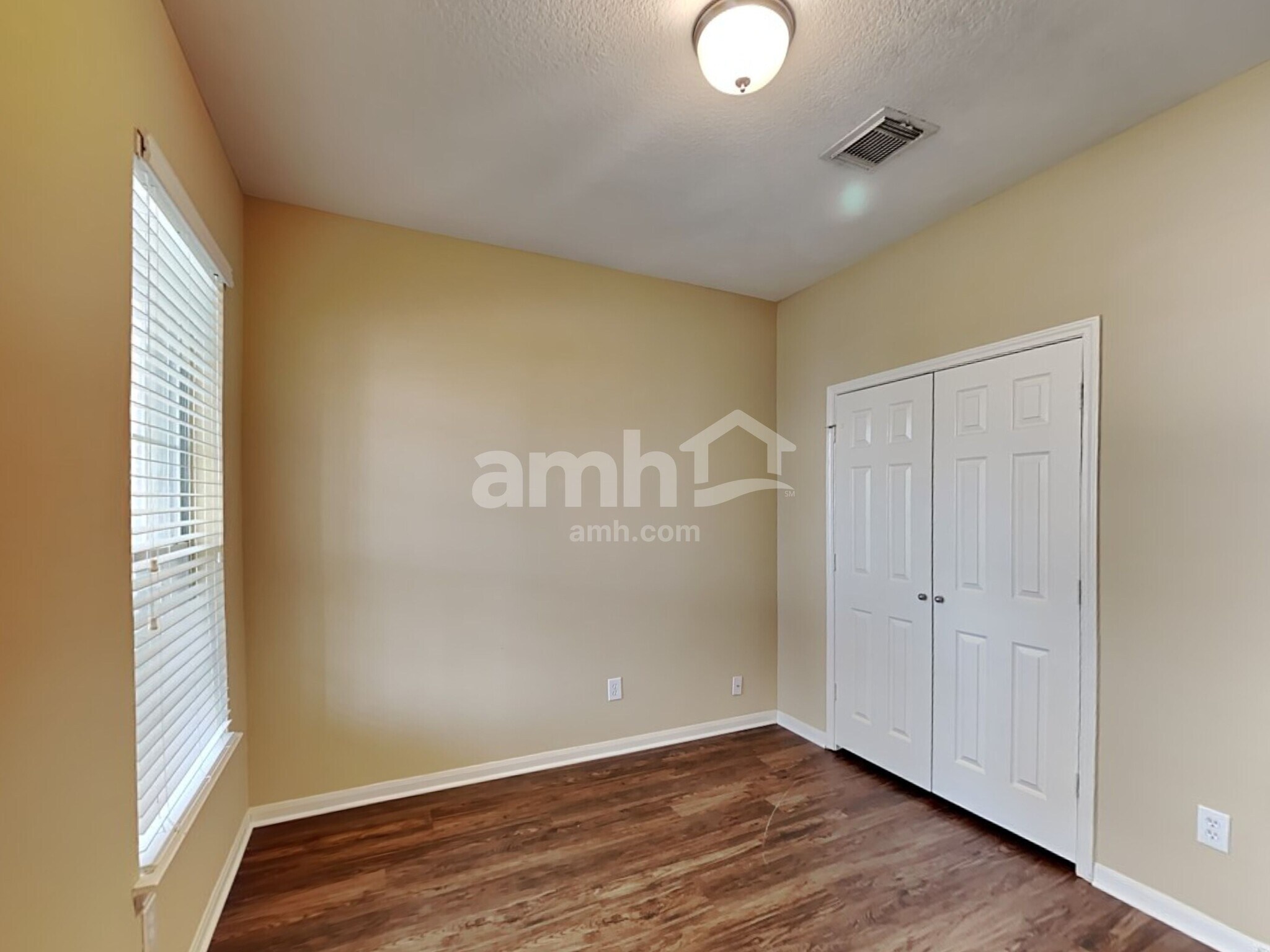 Building Photo - 15742 Flagstone Walk Way