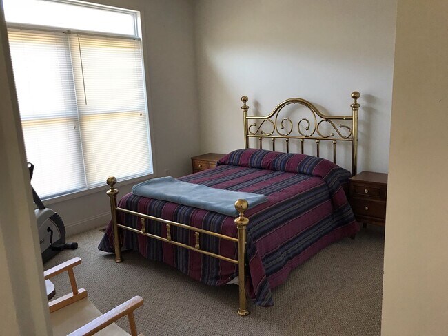 Building Photo - 3BR, 3Ba Villa in Pikes Place  1400 Sq Ft